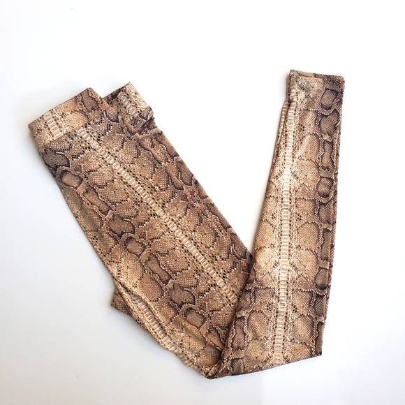 LA LUXE Snakeprint Python Leggings Like NEW! Sz Med - Picture 3 of 13